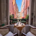 Casa Petrarca Hotel