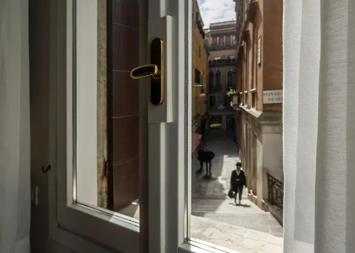 Szálloda Casa Petrarca *