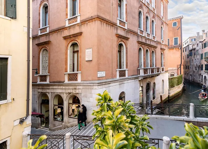 Casa Petrarca Szálloda