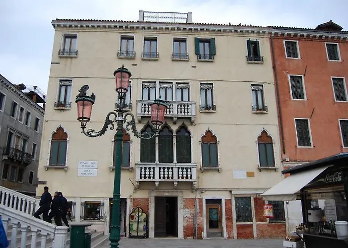 Szálloda Casa Petrarca *