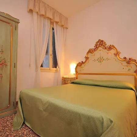 Casa Petrarca * Venise