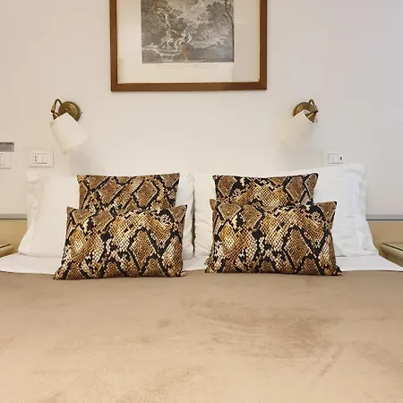Casa Petrarca Hotel *