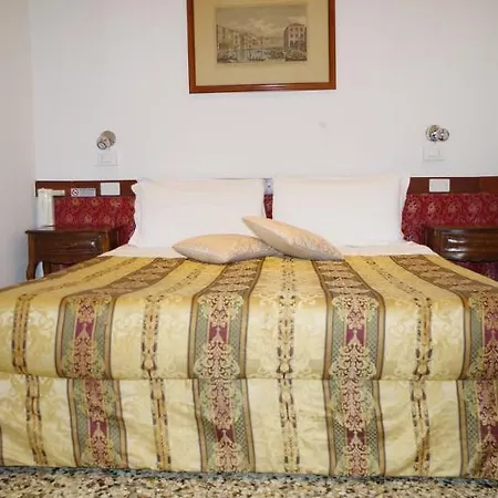 Szálloda Casa Petrarca *