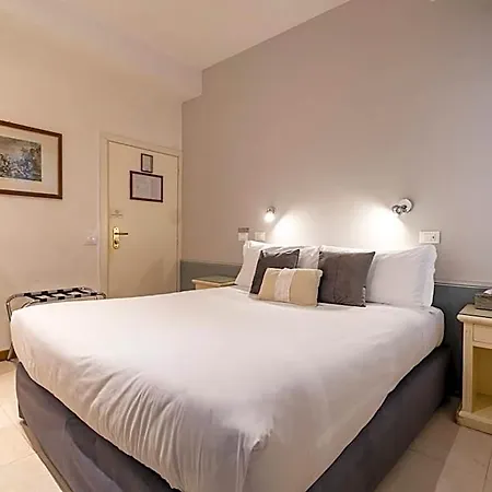 Casa Petrarca מלון *