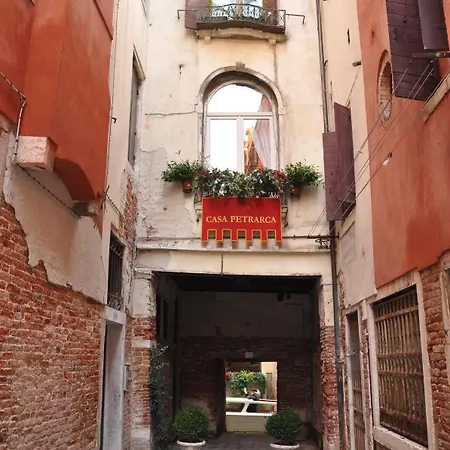 Casa Petrarca *