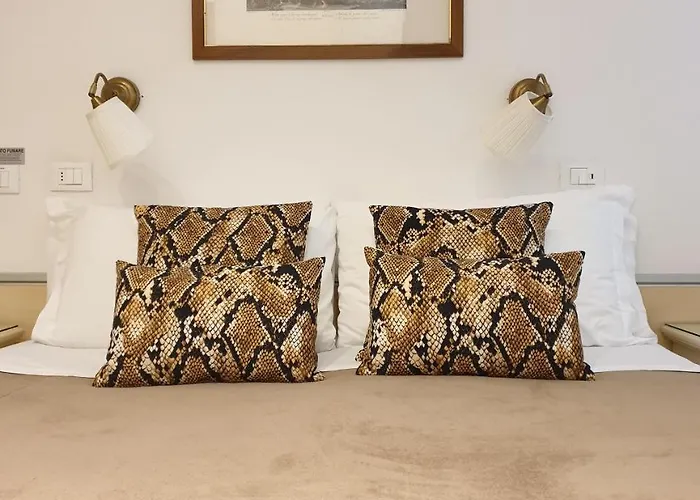 カーサ ペトラルカ ホテル *