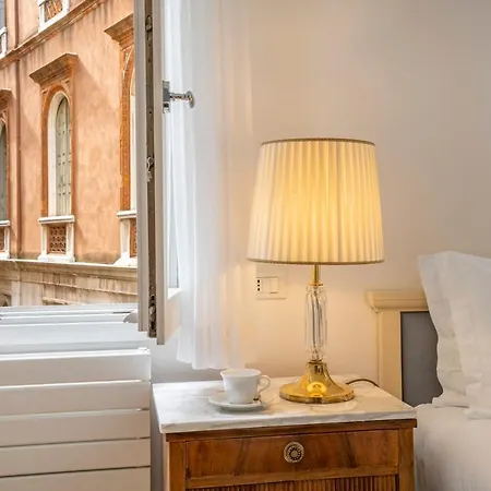 Casa Petrarca Hotel *